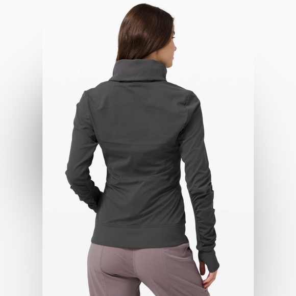 Lululemon Beyond the Studio Jacket
Graphite Grey Size 4 - Picture 3 of 10